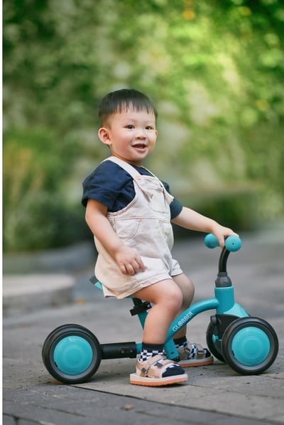 купить Беговел-каталка Globber Learning Bike White-Pastel Blue в Казани - фото 