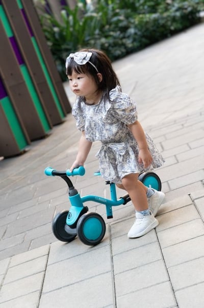 купить Беговел-каталка Globber Learning Bike White-Pastel Blue в Казани - фото 