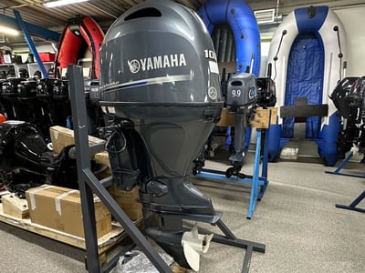 купить 4х-тактный лодочный мотор YAMAHA F100FETL Б/У в Новосибирске - фото 
