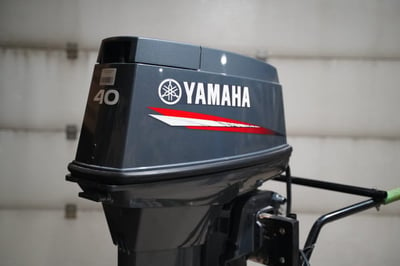 2х-тактный лодочный мотор YAMAHA 40 VEOS Б/У в Братске