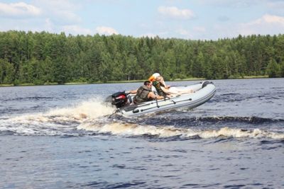 купить Лодка ПВХ АДМИРАЛ 340 Sport Lite + 2х-тактный лодочный мотор HDX R SERIES T 9.8 BMS в Москве - фото 