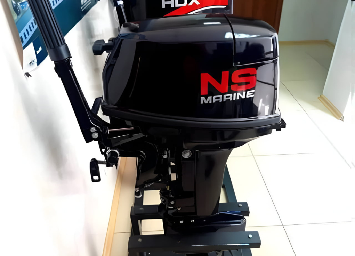купить 2х-тактный лодочный мотор NISSAN MARINE NS 15 B S Б/У в Новосибирске - фото 