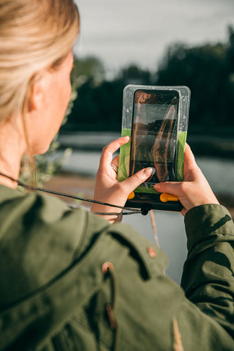 купить Водонепроницаемый чехол для телефона Aquasac Waterproof Phone Case Green в Балашихе - фото 